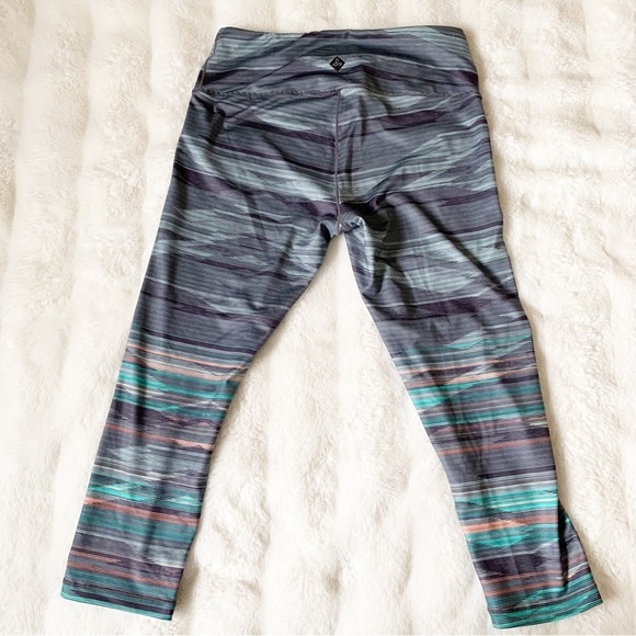 (3 for $20) PRANA Pillar Printed Capri Sz S - Picture 4 of 9